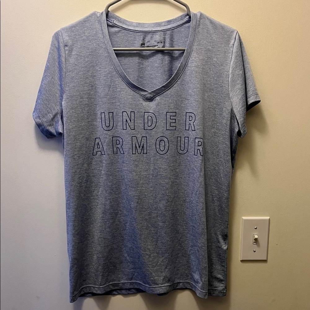 Under Armour Women's Light Heather purple V-Neck Logo Tee size large